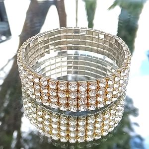 ᶜᴴᴬᴿᴹᴵᴺᴳ ᶜᴴᴬᴿᴸᴵᴱ ᴮᴿᴬᶜᴱᴸᴱᵀ